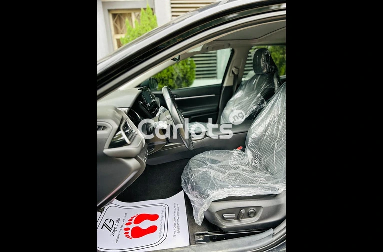 Foreign Used 2022 Toyota Camry SE for sale in Abuja - photo 3 of 7