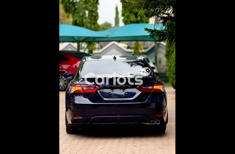 Foreign Used 2022 Toyota Camry SE for sale in Abuja - thumbnail 7