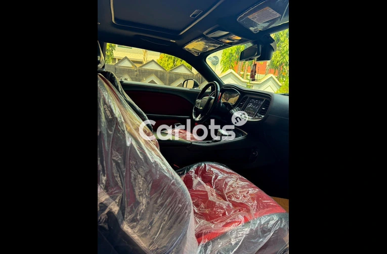 Foreign Used 2020 Dodge Challenger for sale in Abuja - photo 4 of 7