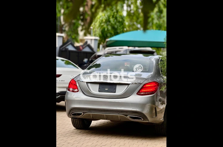 Foreign Used 2016 Mercedes Benz C 400 for sale in Abuja, FCT - photo 6 of 7