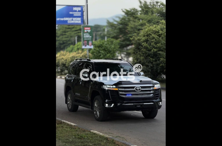 2025 Toyota Land Cruiser Armored for Sale – Brand New in Asokoro, FCT - photo 3 of 7