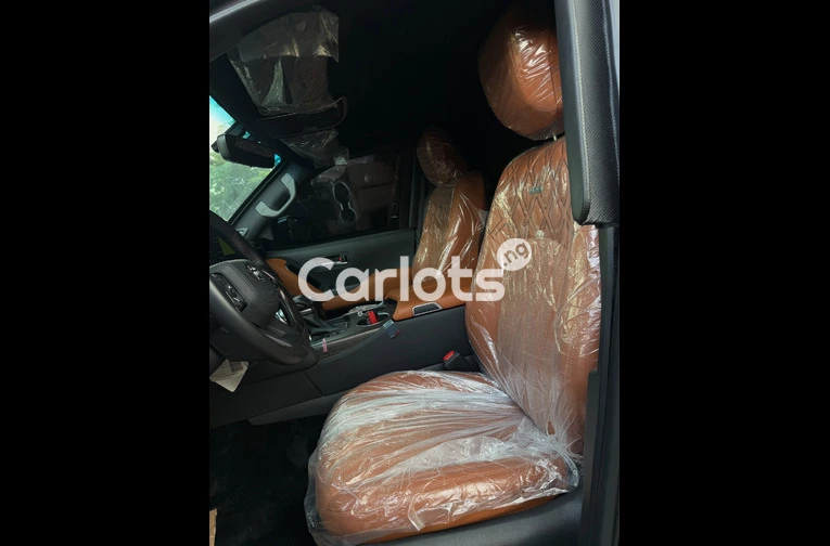 2025 Toyota Land Cruiser Armored for Sale – Brand New in Asokoro, FCT - photo 5 of 7
