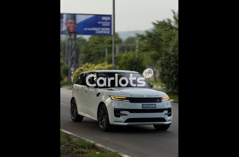 Foreign Used Clean 2023 Range Rover Sport – Ready to Drive for sale in Asokoro, FCT - thumbnail 3