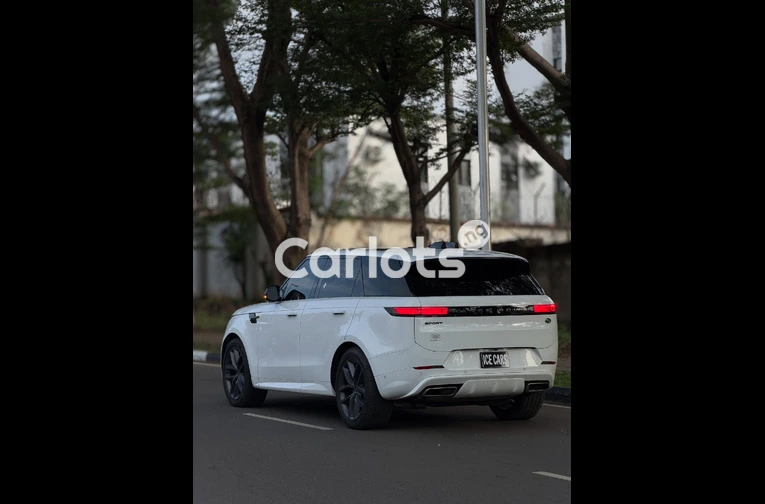 Foreign Used Clean 2023 Range Rover Sport – Ready to Drive for sale in Asokoro, FCT - photo 7 of 7