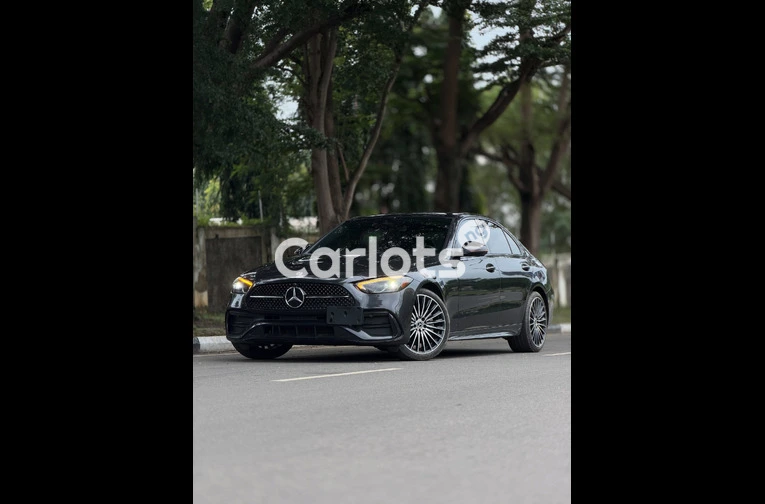 Clean 2023 C300 – Luxury, Comfort & Performance