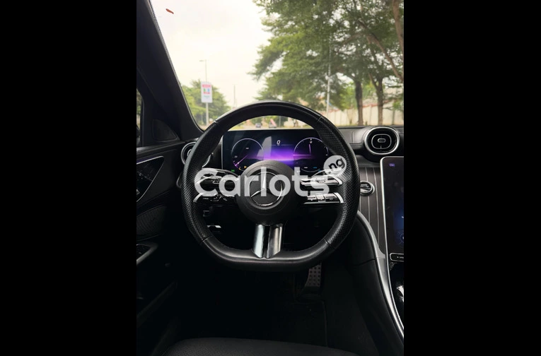 Foreign Used Clean 2023 C300 – Luxury, Comfort &amp; Performance for sale in Asokoro, FCT - photo 4 of 7