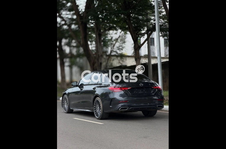 Foreign Used Clean 2023 C300 – Luxury, Comfort &amp; Performance for sale in Asokoro, FCT - photo 7 of 7
