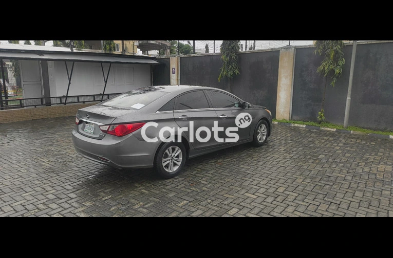 Nigerian Used 2012 Hyundai Sonata Limited-Edition for sale in Ajah, Lagos - thumbnail 3
