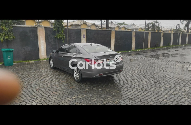 Nigerian Used 2012 Hyundai Sonata Limited-Edition for sale in Ajah, Lagos - thumbnail 4