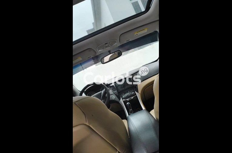 Nigerian Used 2012 Hyundai Sonata Limited-Edition for sale in Ajah, Lagos - thumbnail 7