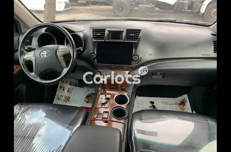 2009 TOYOTA HIGHLANDER LIMITED EDITION for sale in Apapa, Lagos - thumbnail 5