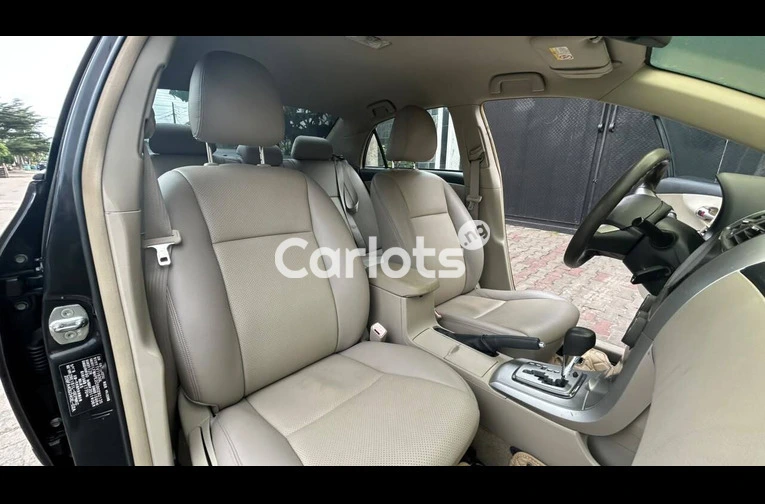 2012 Corolla - 7