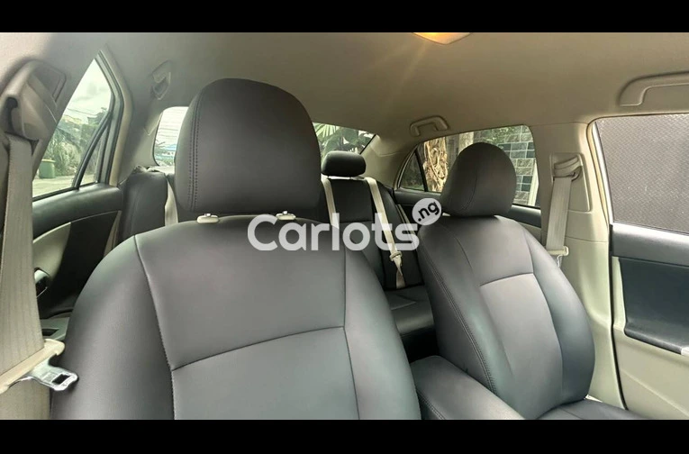 Foreign Used Toyota Corolla 2012 Silver for sale in Festac, Lagos - thumbnail 2