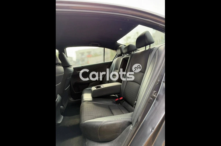 Nigerian Used 2017 Honda Accord Sport Belgium Standard for sale in Wuse, FCT - thumbnail 3
