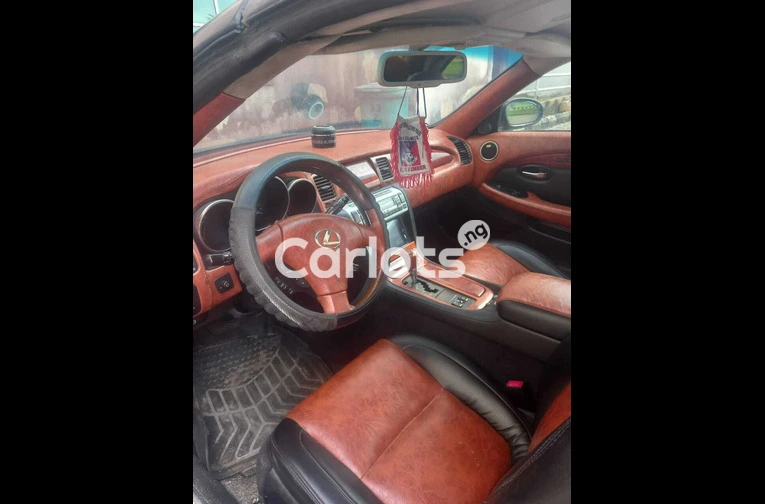 Nigerian Used Lexus sc 430 for sale in Sangotedo, Lagos - photo 4 of 5