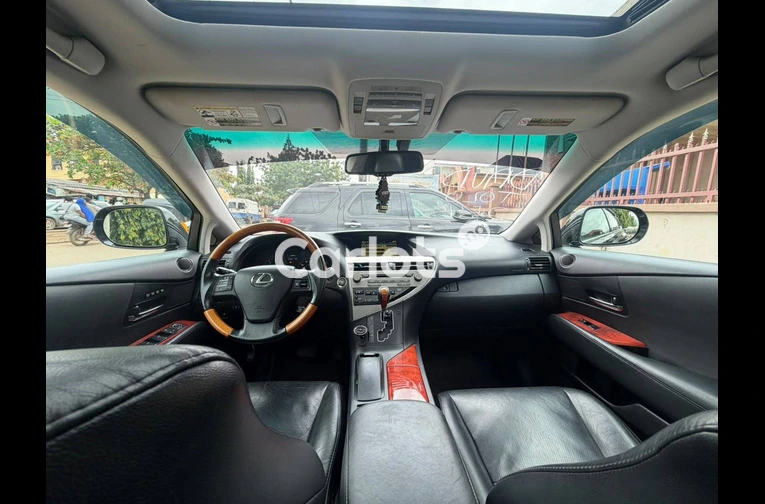 Foreign Used 2011 LEXUS RX350 FULL OPTION – LUXURY, CLASS & COMFORT! 🔥 for sale in Ipaja, Lagos - thumbnail 5