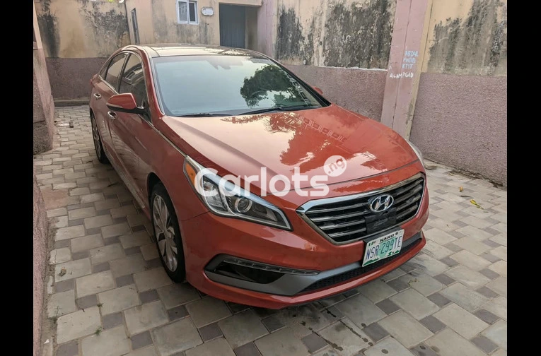 EXTREMELY CLEAN 2016 HYUNDAI SONATA