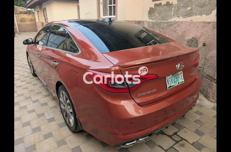EXTREMELY CLEAN 2016 HYUNDAI SONATA - 5