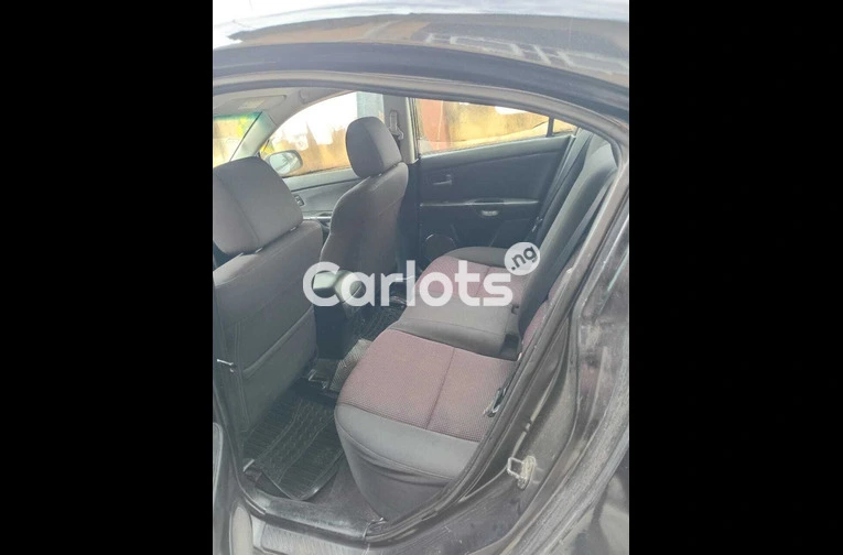Mazda 3 - 5
