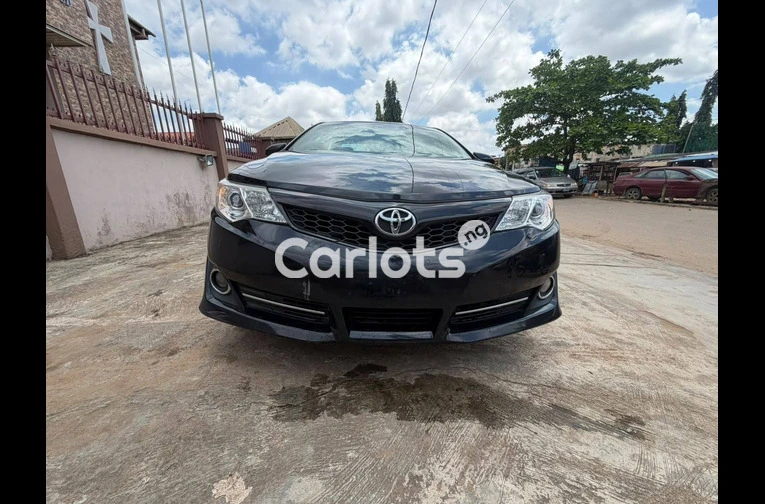2014 Toyota Camry SE with Sunroof - Clean Foreign Used, Thumbstart, Alloy Wheels for sale in Ipaja, Lagos - photo 1 of 7