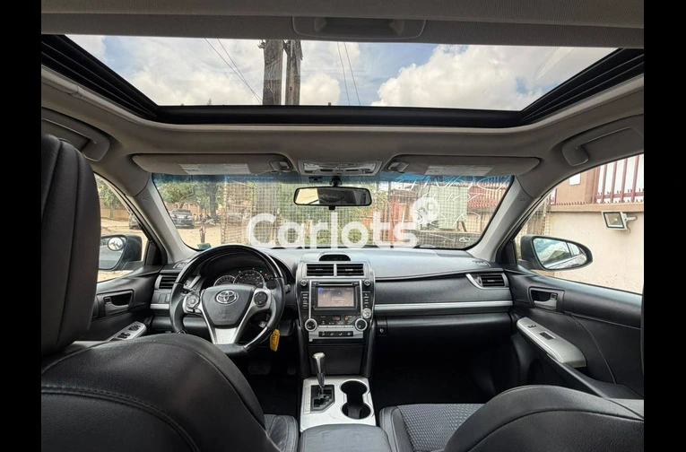 2014 Toyota Camry SE with Sunroof - Clean Foreign Used, Thumbstart, Alloy Wheels for sale in Ipaja, Lagos - thumbnail 3