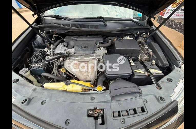 2014 Toyota Camry SE with Sunroof - Clean Foreign Used, Thumbstart, Alloy Wheels for sale in Ipaja, Lagos
