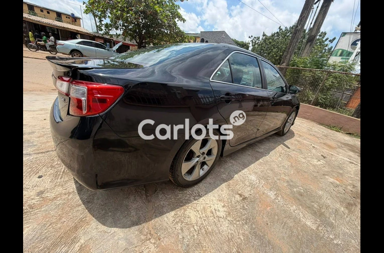2014 Toyota Camry SE with Sunroof - Clean Foreign Used, Thumbstart, Alloy Wheels for sale in Ipaja, Lagos - thumbnail 5