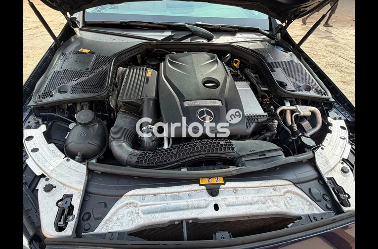 Clean Tokunbo 2016 Mercedes Benz C300 4MATIC AWD - Thumbstart, Low Mileage for sale in Ipaja, Lagos - photo 5 of 7