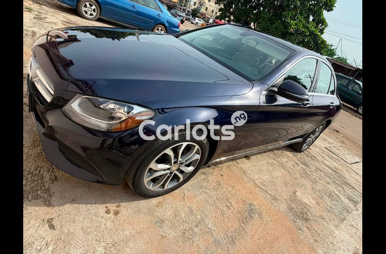 Clean Tokunbo 2016 Mercedes Benz C300 4MATIC AWD - Thumbstart, Low Mileage for sale in Ipaja, Lagos - photo 6 of 7