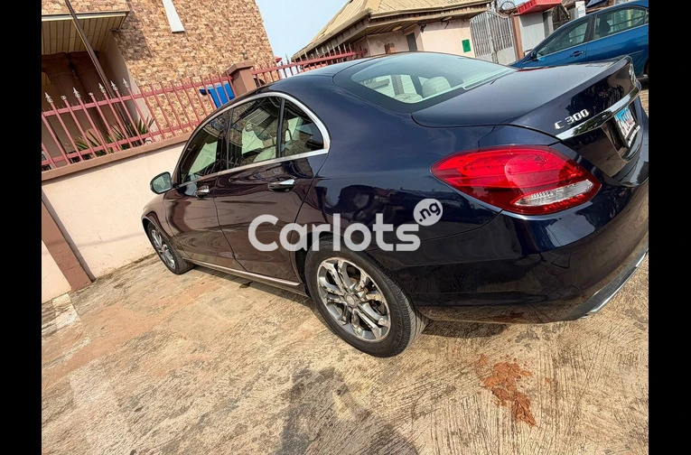 Clean Tokunbo 2016 Mercedes Benz C300 4MATIC AWD - Thumbstart, Low Mileage for sale in Ipaja, Lagos - photo 7 of 7