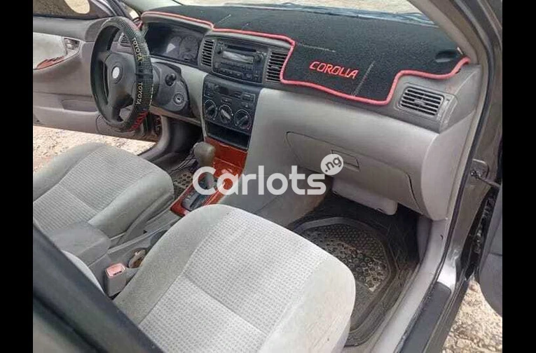 2005 Toyota Corolla - 5