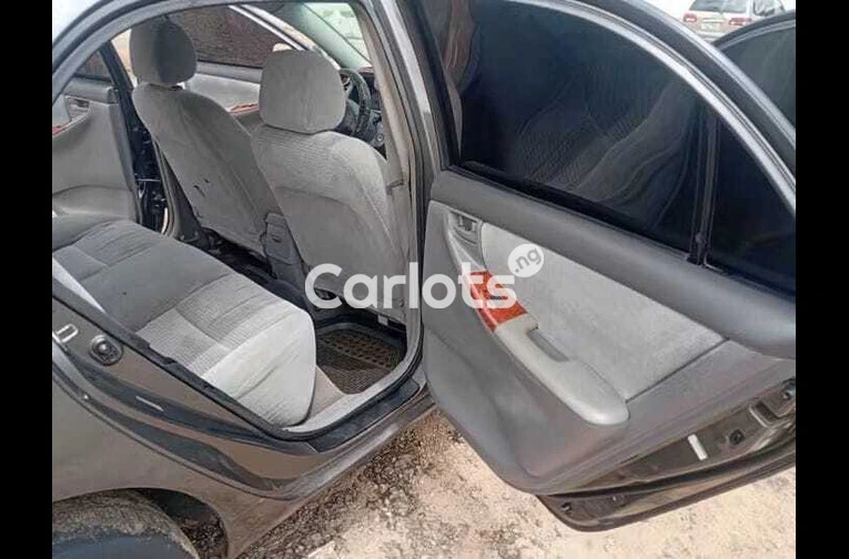 2005 Toyota Corolla - 7