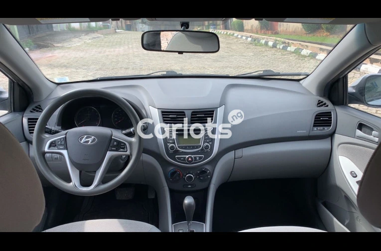 Clean Foreign Used Hyundai Sedan - Buy &amp; Drive for sale in Ikeja, Lagos - thumbnail 5