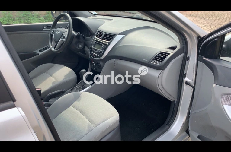 Clean Foreign Used Hyundai Sedan - Buy &amp; Drive for sale in Ikeja, Lagos - photo 6 of 7