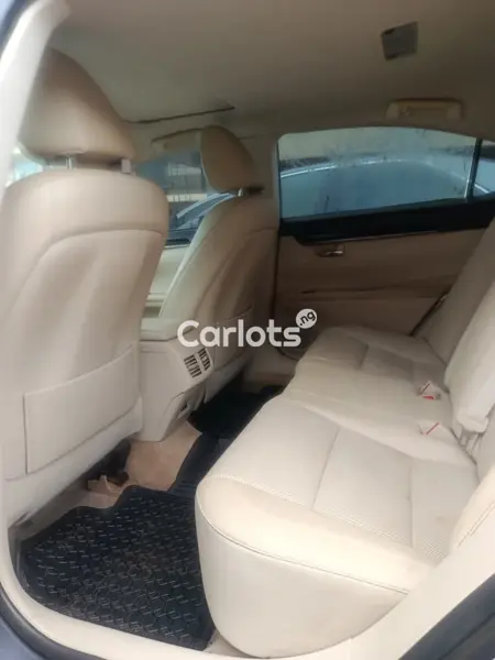 Nigerian Used 2015 Lexus ES350 for sale in Jahi, FCT - thumbnail 4