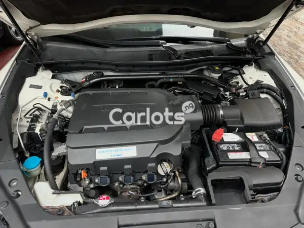 Foreign Used Honda Accord Crosstour 2012 For Sale !!! in Ikeja, Lagos - thumbnail 6