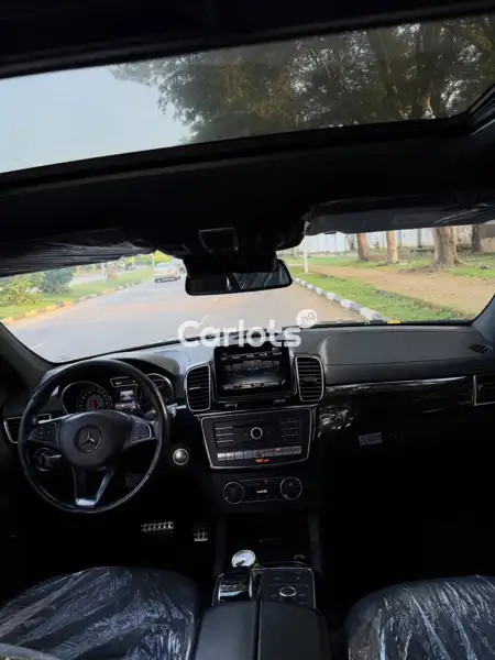 Nigerian Used Mercedes-Benz GLE43 2018 – Arrange Your Viewing Today for sale in Asokoro, FCT - thumbnail 5