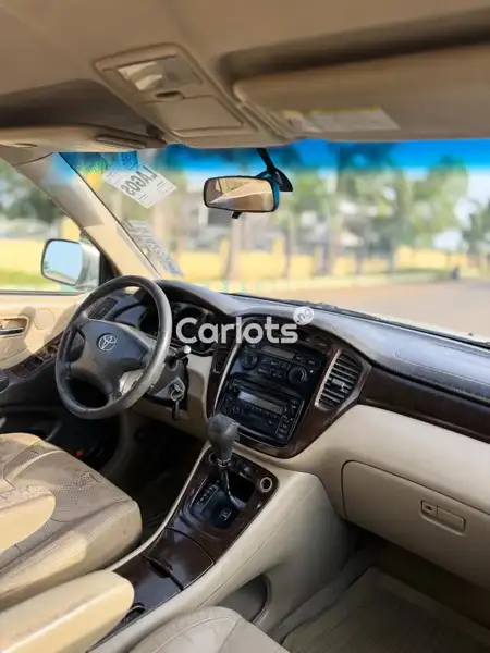 Nigerian Used Toyota Highlander for sale in Ajaokuta, Kogi - thumbnail 3