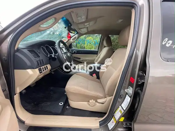 Foreign Used 2012 Toyota Tacoma For Sale in Ikorodu, Lagos - thumbnail 2
