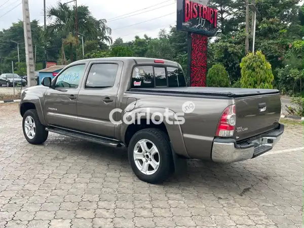Foreign Used 2012 Toyota Tacoma For Sale in Ikorodu, Lagos - thumbnail 3