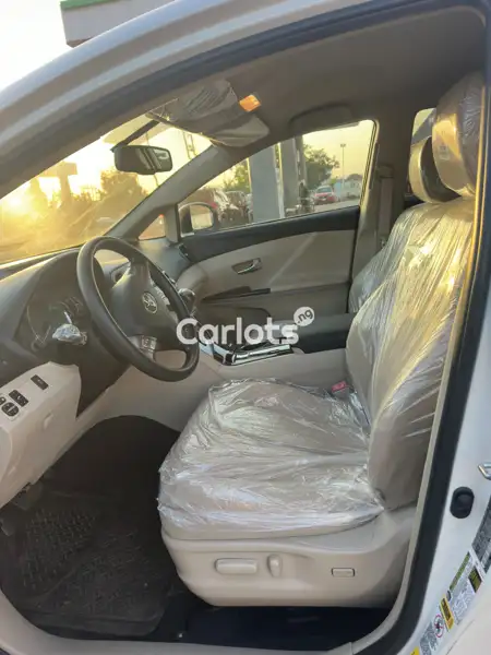 Foreign Used Toyota Venza 2010 model For Sale in Kaduna - thumbnail 6
