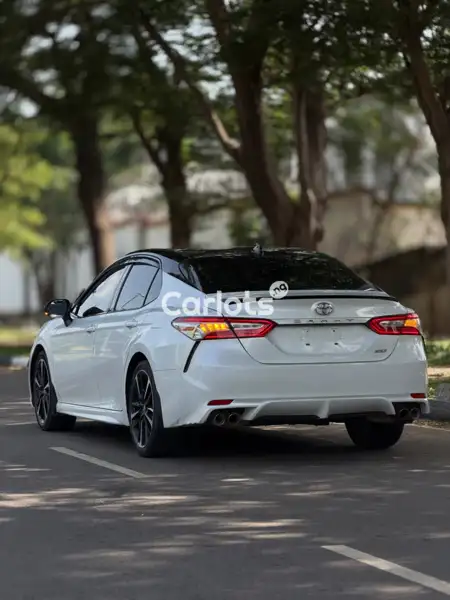 Foreign Used Toyota Camry XSE 2020 – Sporty Executive Sedan for Sale in Asokoro, Abuja - thumbnail 7