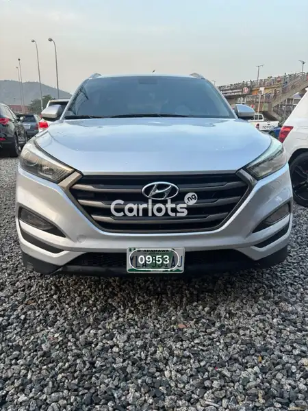 Foreign Used Vehicle for sale in Abuja, Nigeria - thumbnail 2