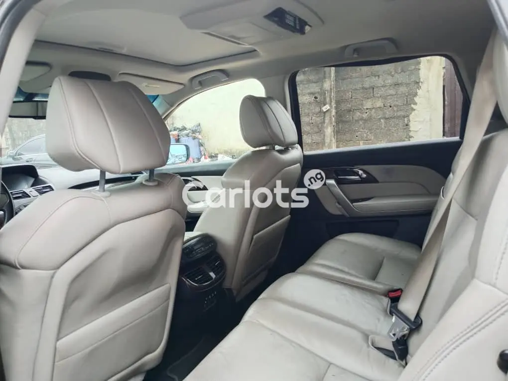 Foreign Used Acura 3.5 RL 2011 Black for sale in Igando, Lagos - thumbnail 6