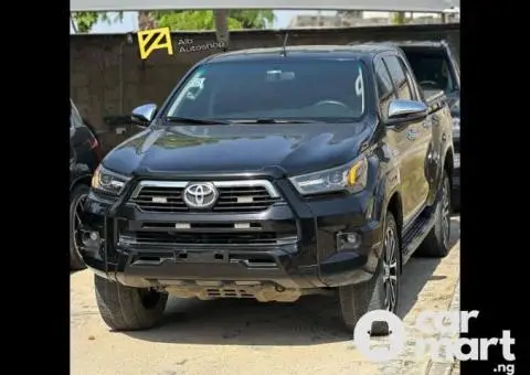 2017 TOYOTA HILUX (MANUAL) - 4/5