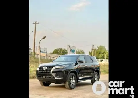 Brand new 2023 Toyota Fortuner - 1/5