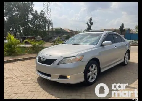 Registered Toyota Camry Sport 2008 - 2/5