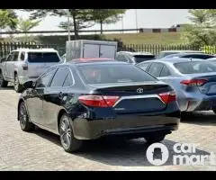 Foreign standard 2016 Toyota Camry SE - 4