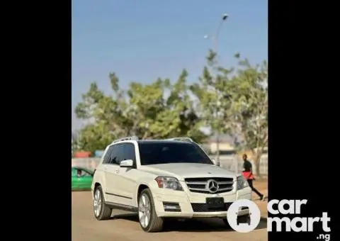 Foreign standard 2011 Mercedes Benz GLK350 - 2/5