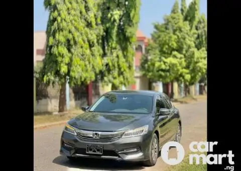 Foreign standard 2017 Honda Accord - 2/5